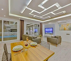 Villa Right
