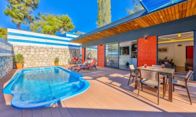 Villa Left