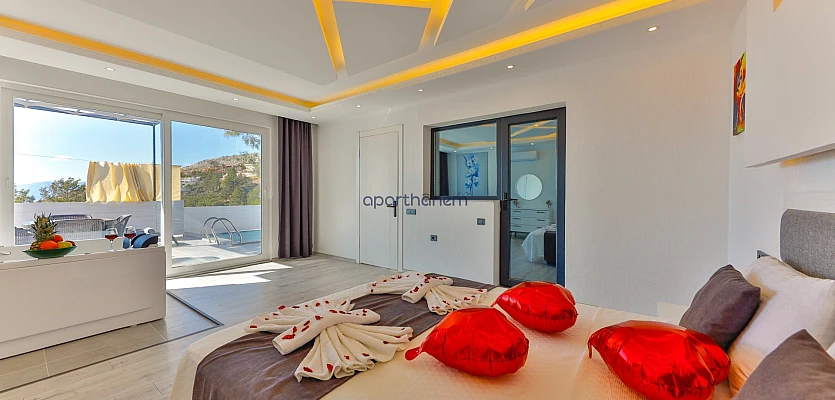 Villa Right